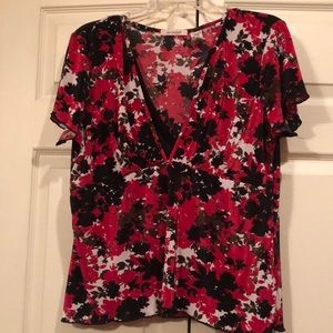 Covington XL  Floral Plunge Neckline Short Sleeve Shirt
